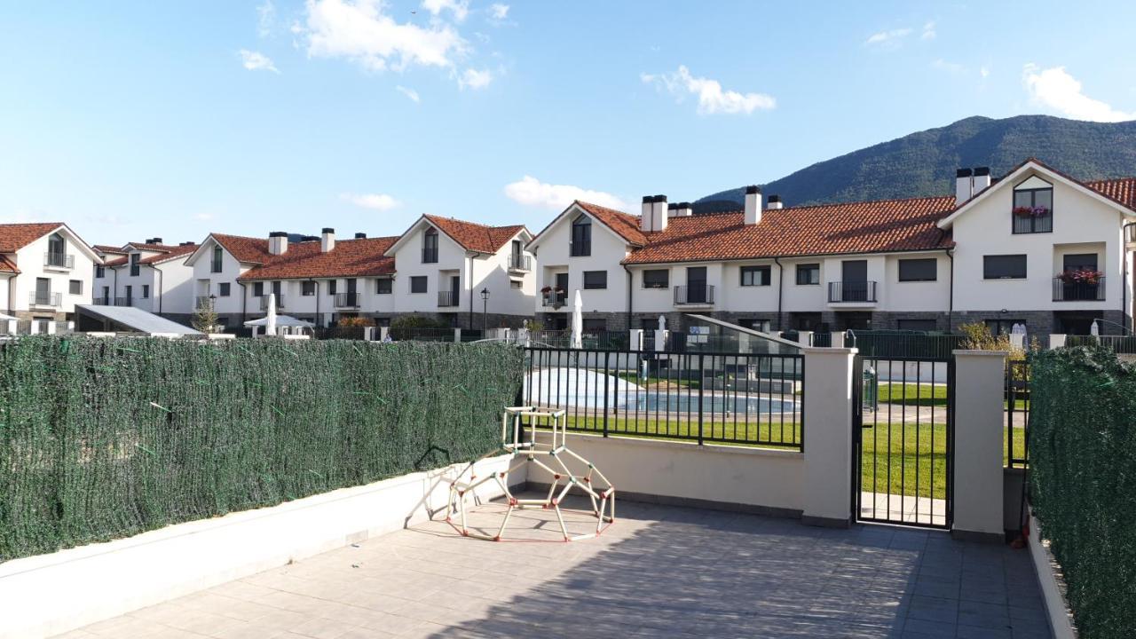 Villa Montes Pirineos Santa Cilia de Jaca Eksteriør bilde